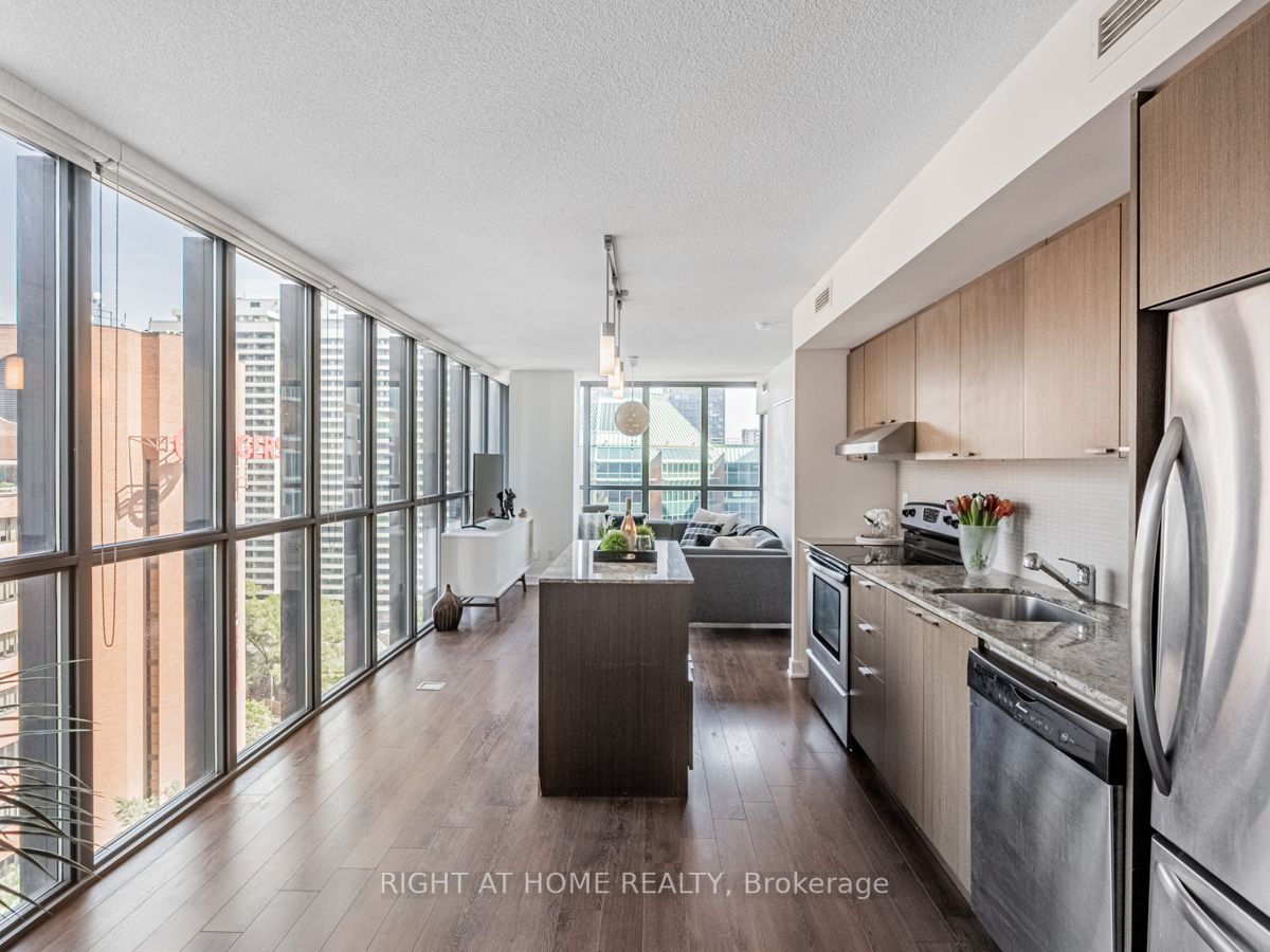 110 E Charles St 1508