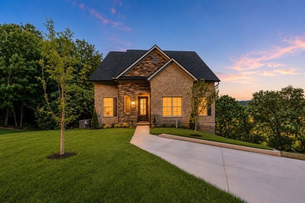 701 Harpeth Knoll Ct