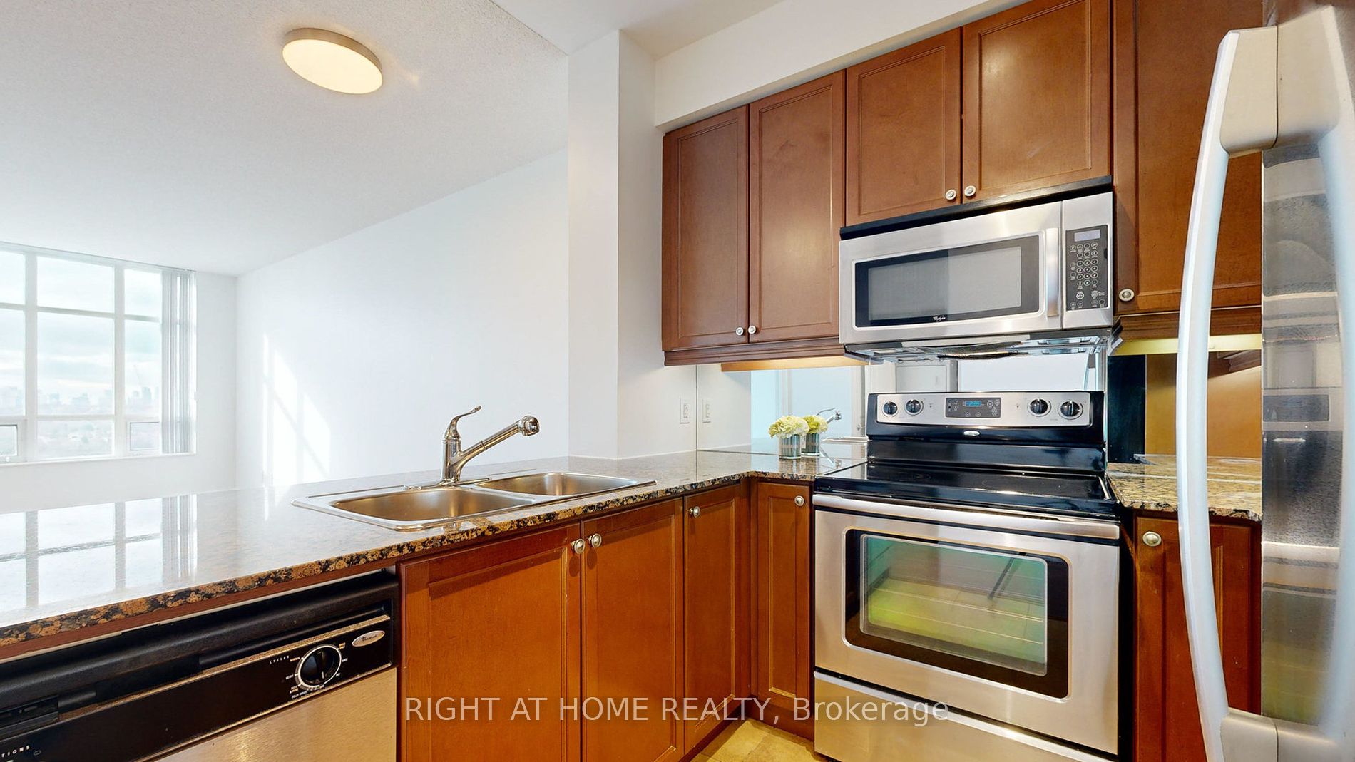 10 Bloorview Pl 1706