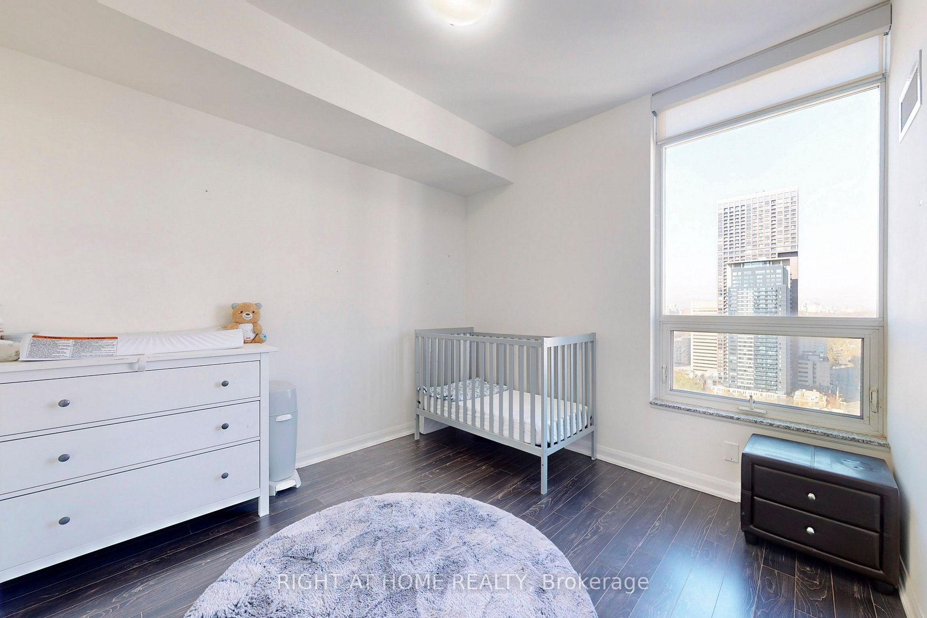 500 Sherbourne St 2402