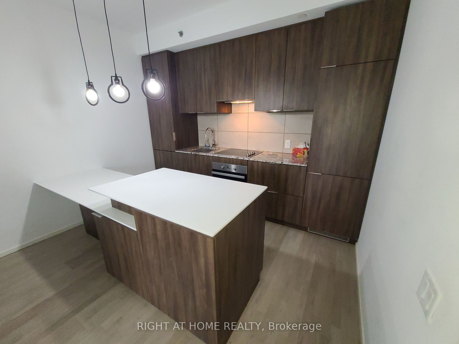 5 St. Joseph St 2106