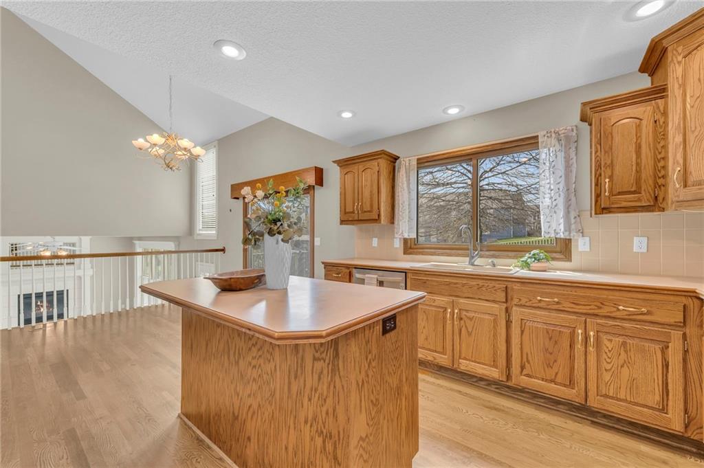 7442 N Sycamore Avenue