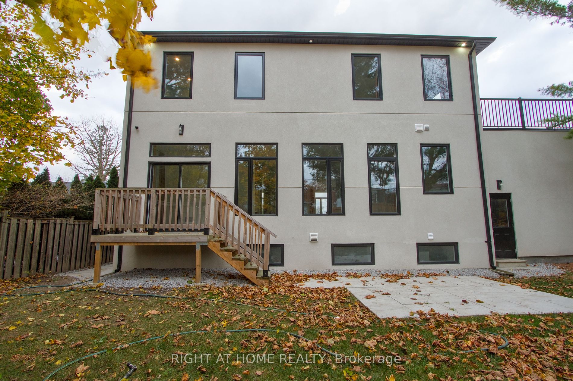 133 Roxborough Rd Main