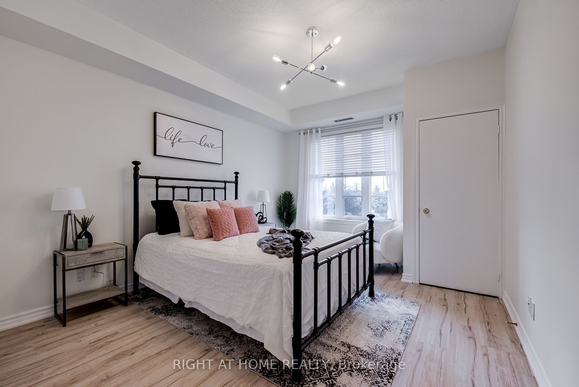 3351 Cawthra Rd 318