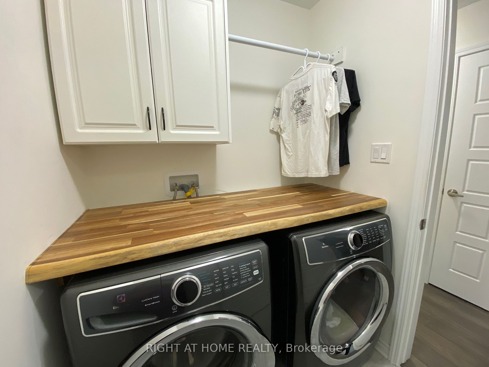 1125 Leger Way 25