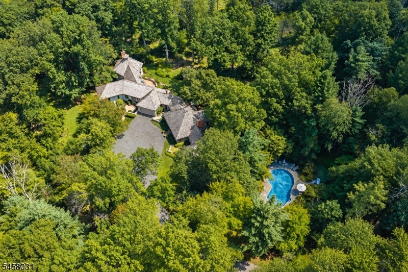 24 Douglass Ave