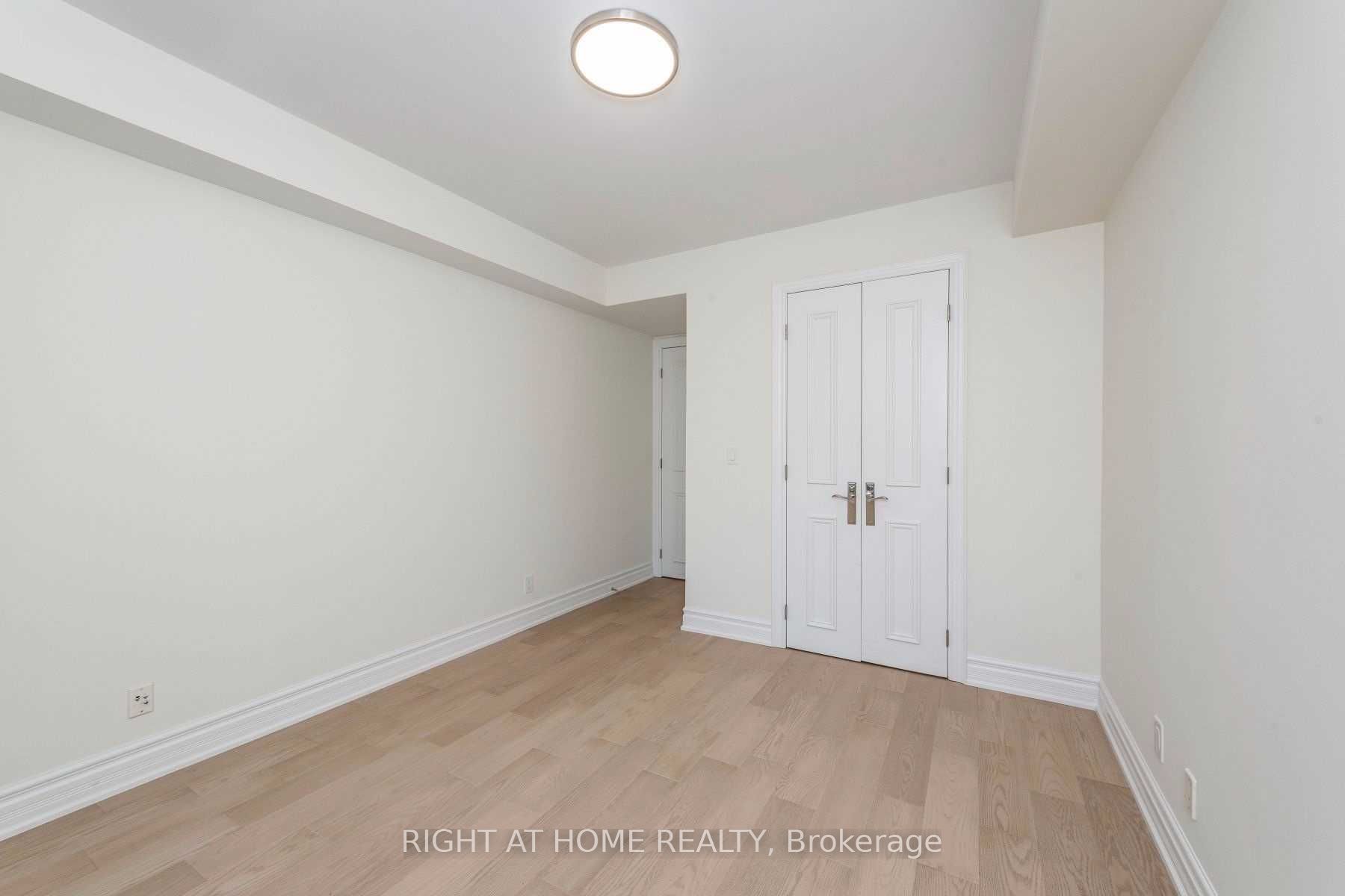 10 Old York Mills Rd 511
