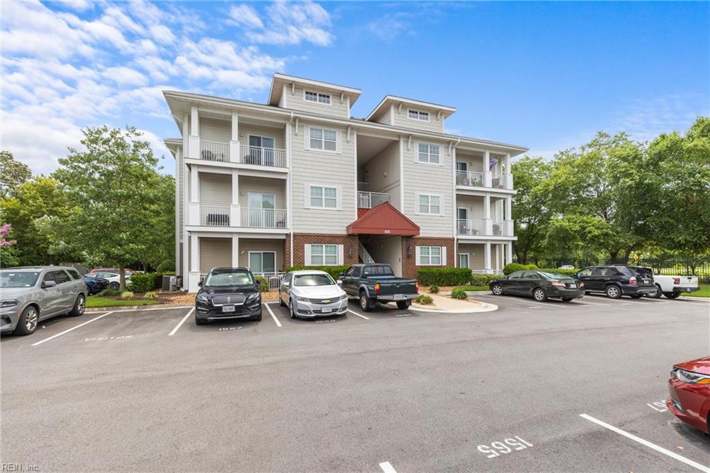 900 Southmoor Drive 205, Virginia Beach, VA 