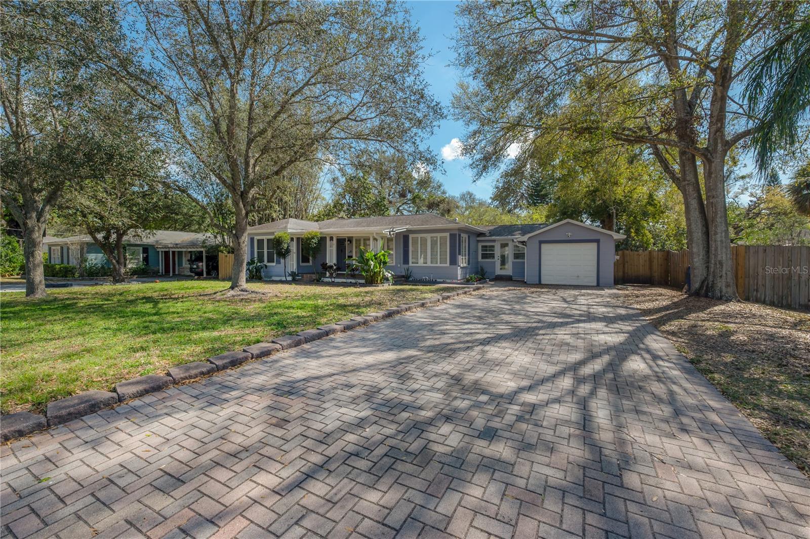 1303 E Clifton Street