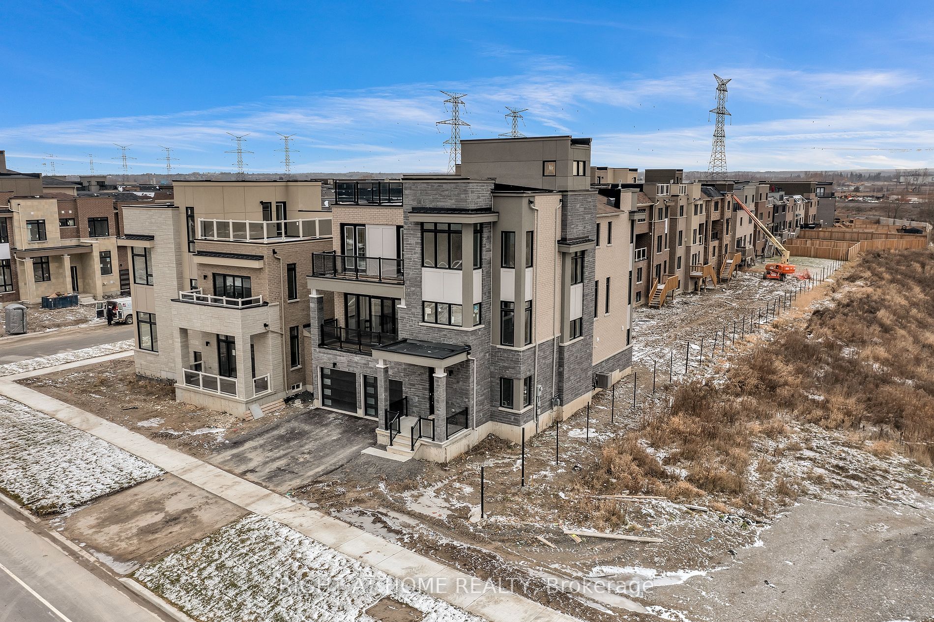 275 Port Darlington Rd