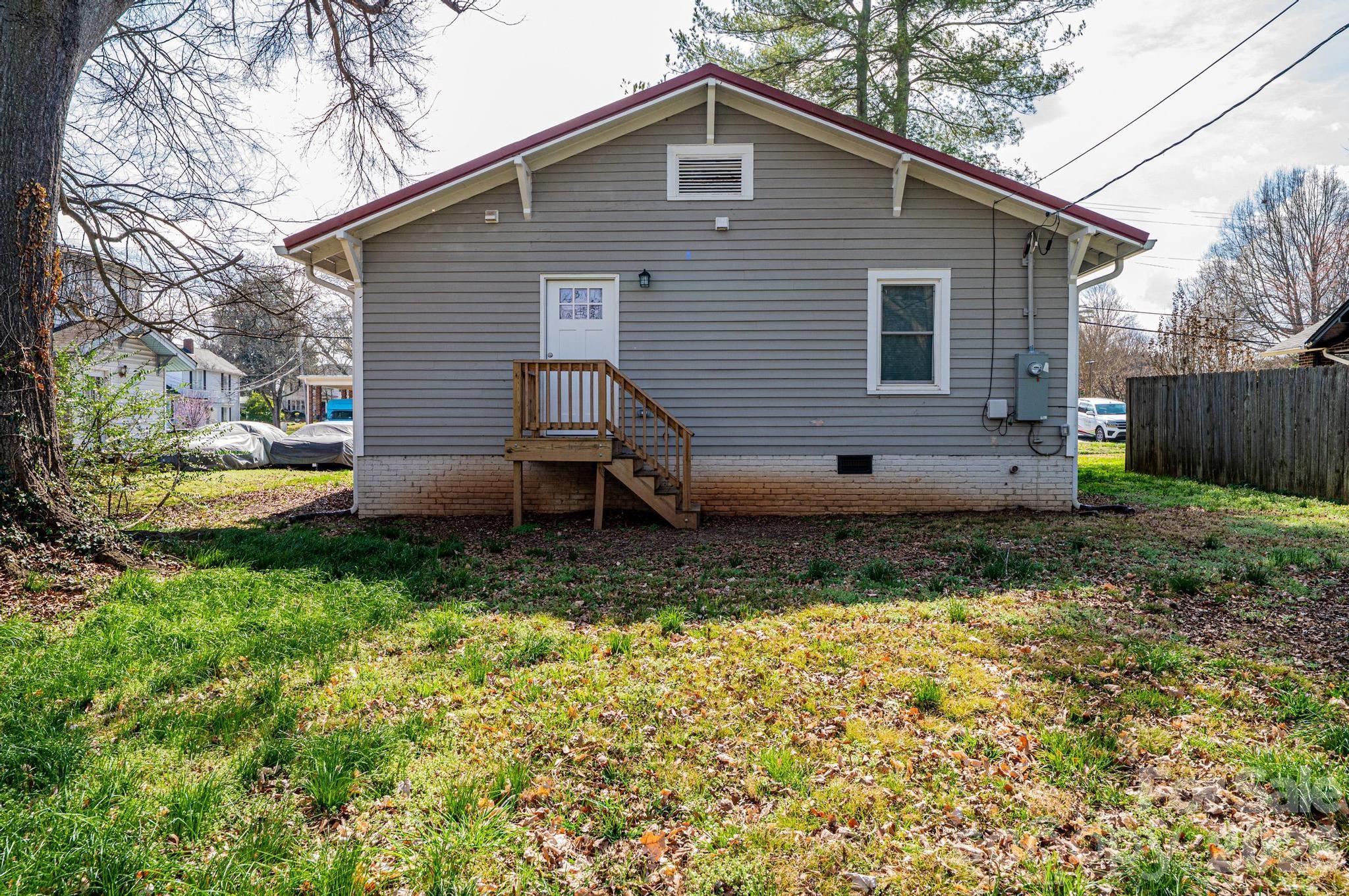 308 W Sycamore Street