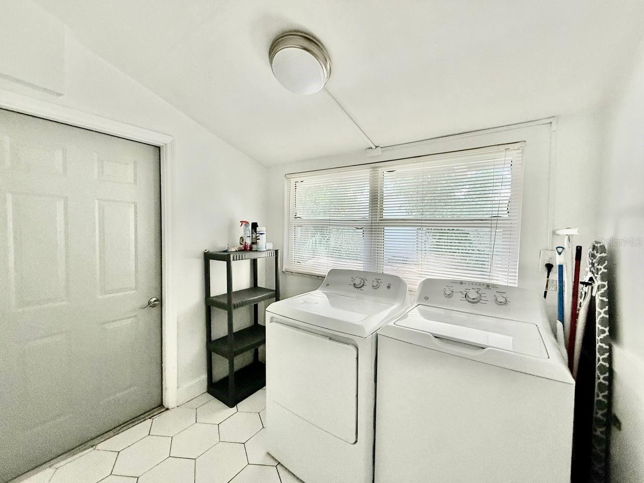 2120 46th Av N