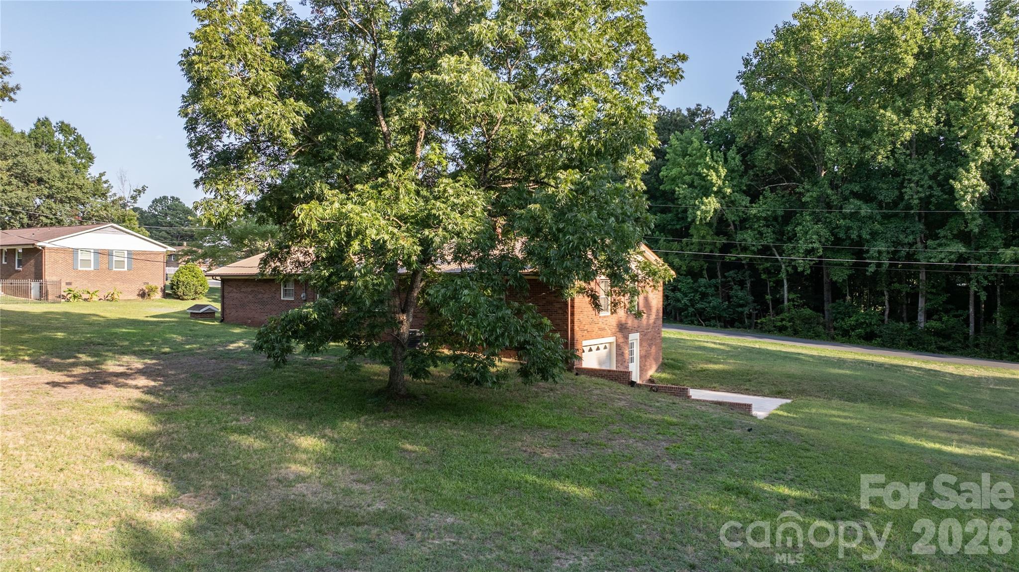 2209 Woodhurst Lane