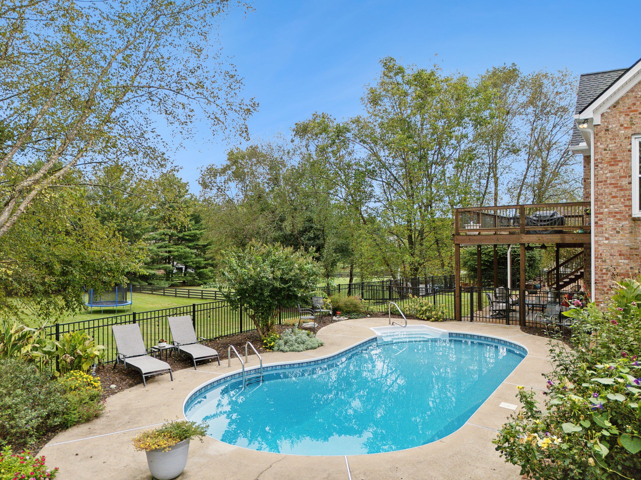 3016 Trotters Ln
