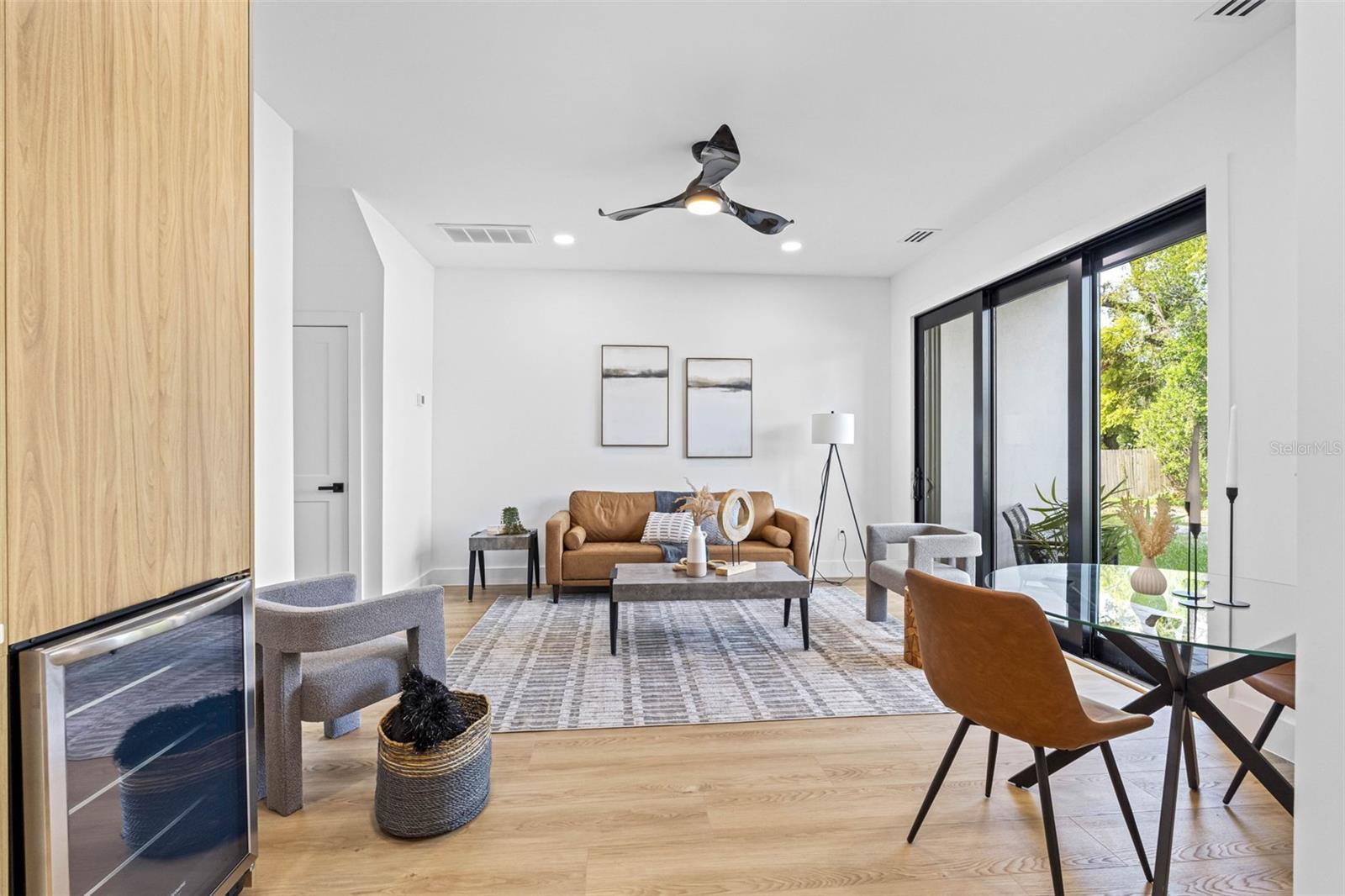 101 W Warren Avenue 1