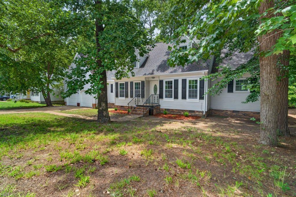 112 W Rexford Drive