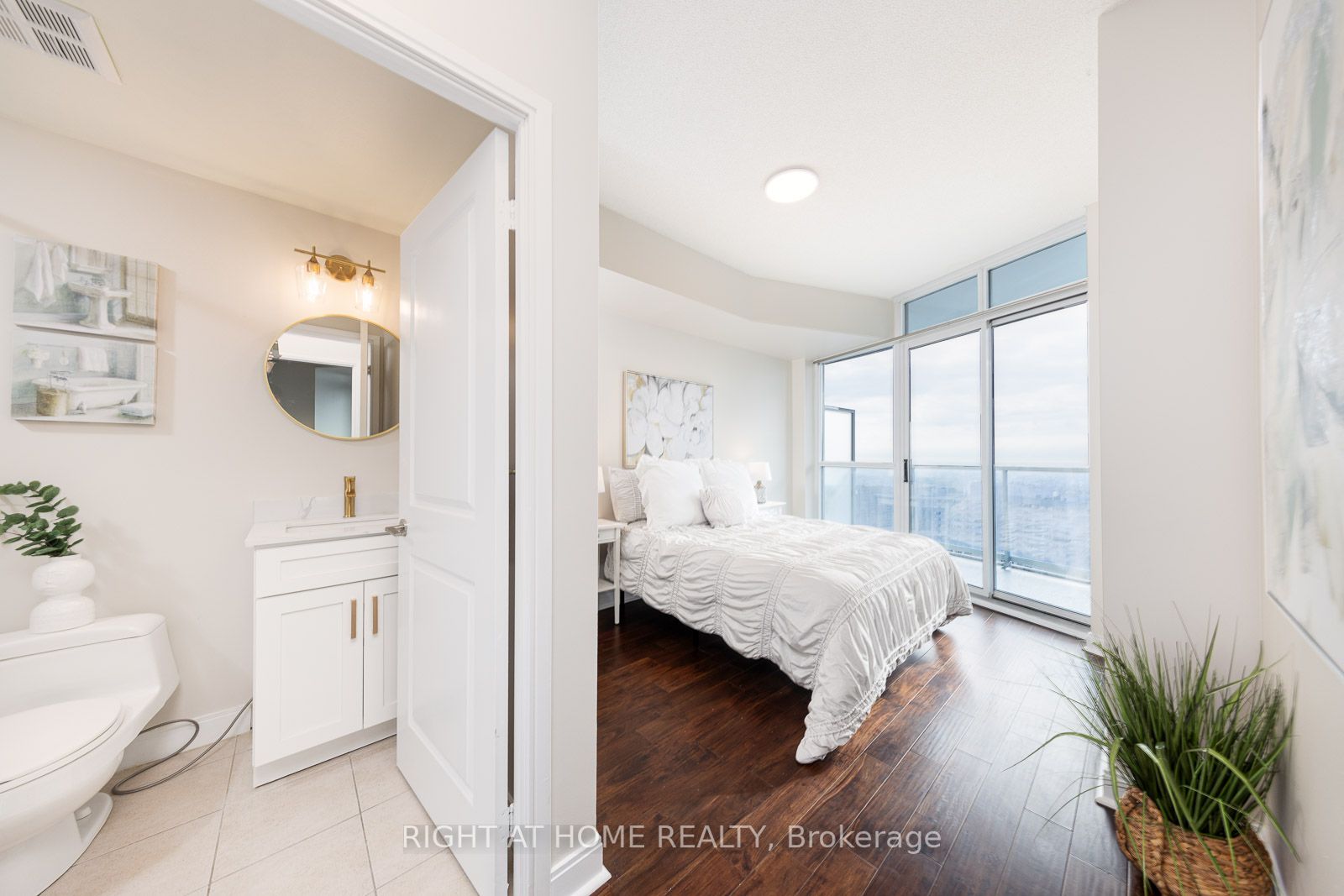 80 Absolute Ave 2706