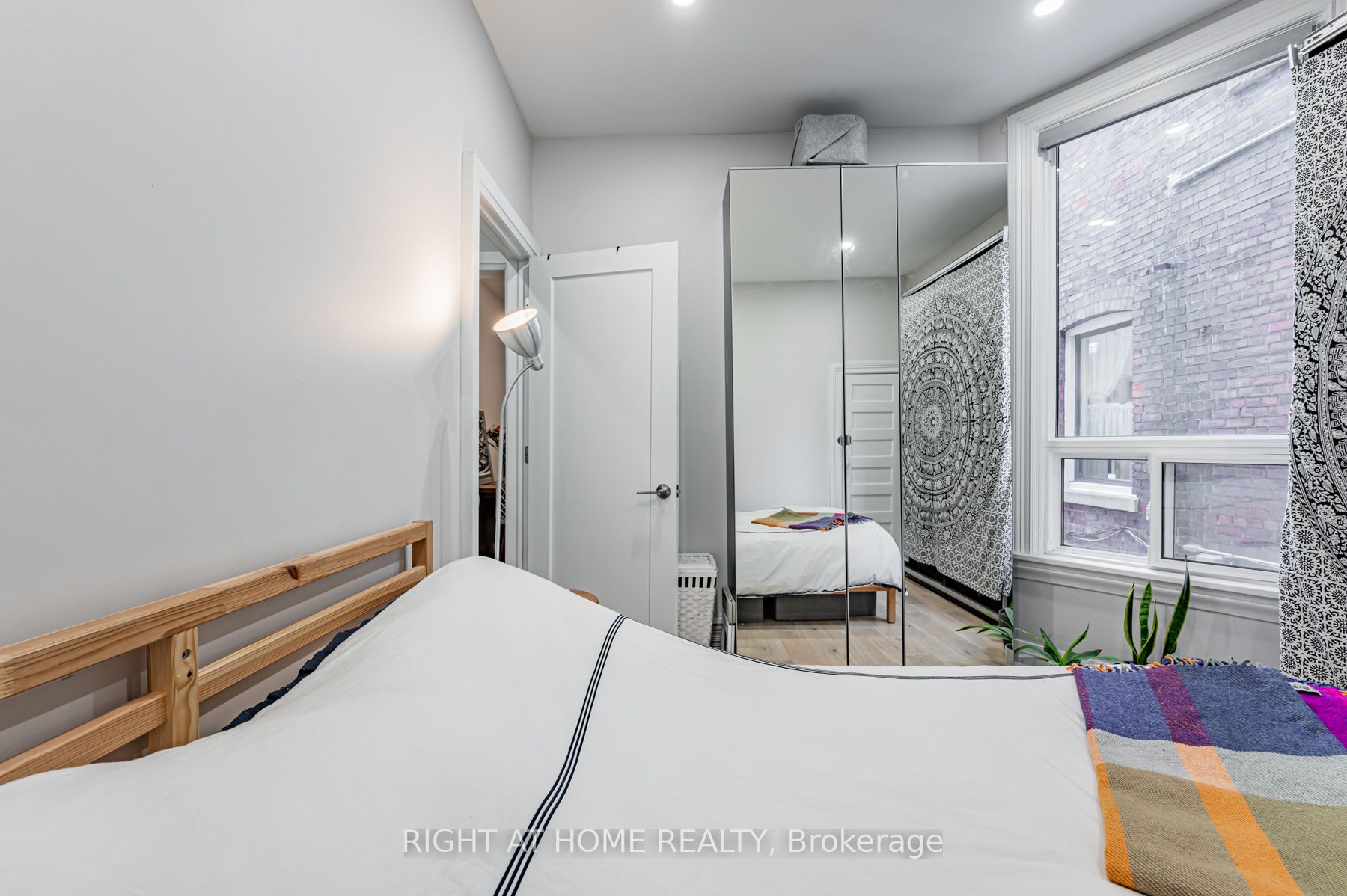 374 Crawford St Main