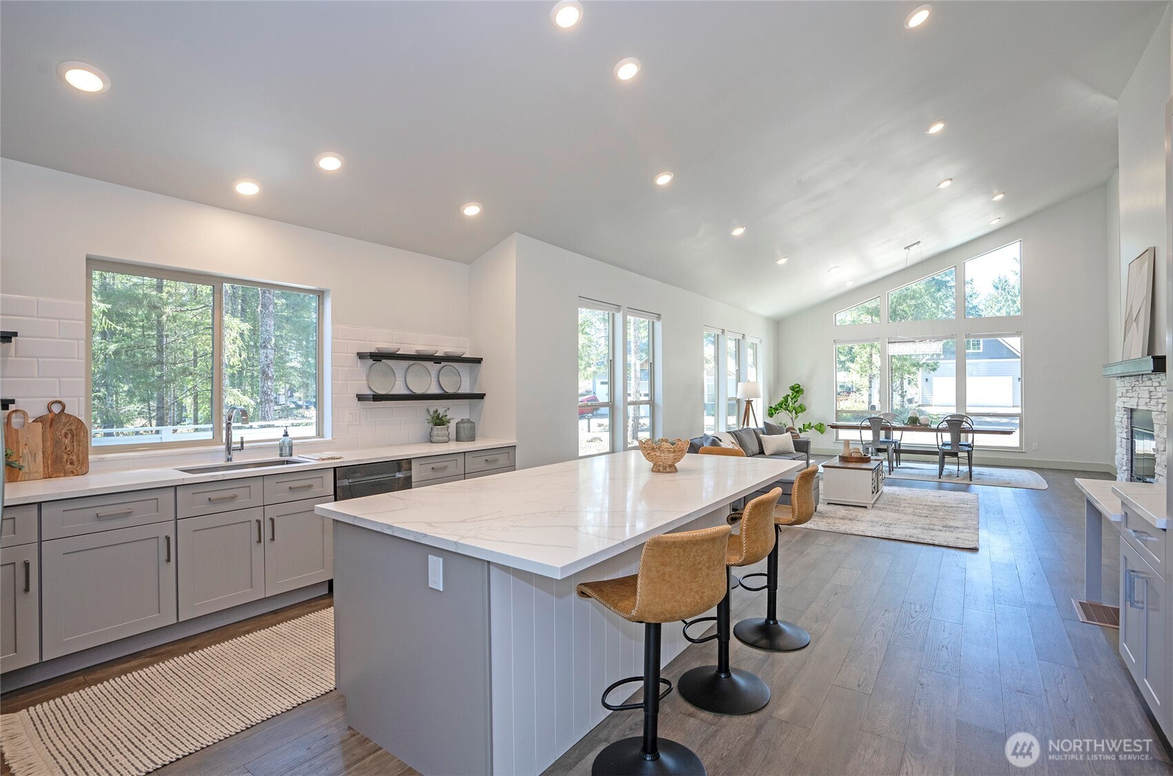 240 E Susan Lane