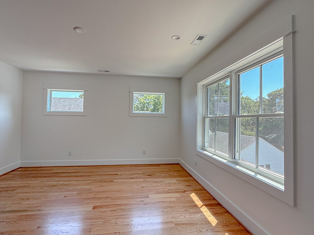 714 Monroe Ave 32