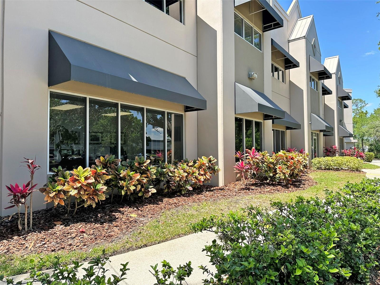 7800 Kingspointe Parkway, Orlando, FL