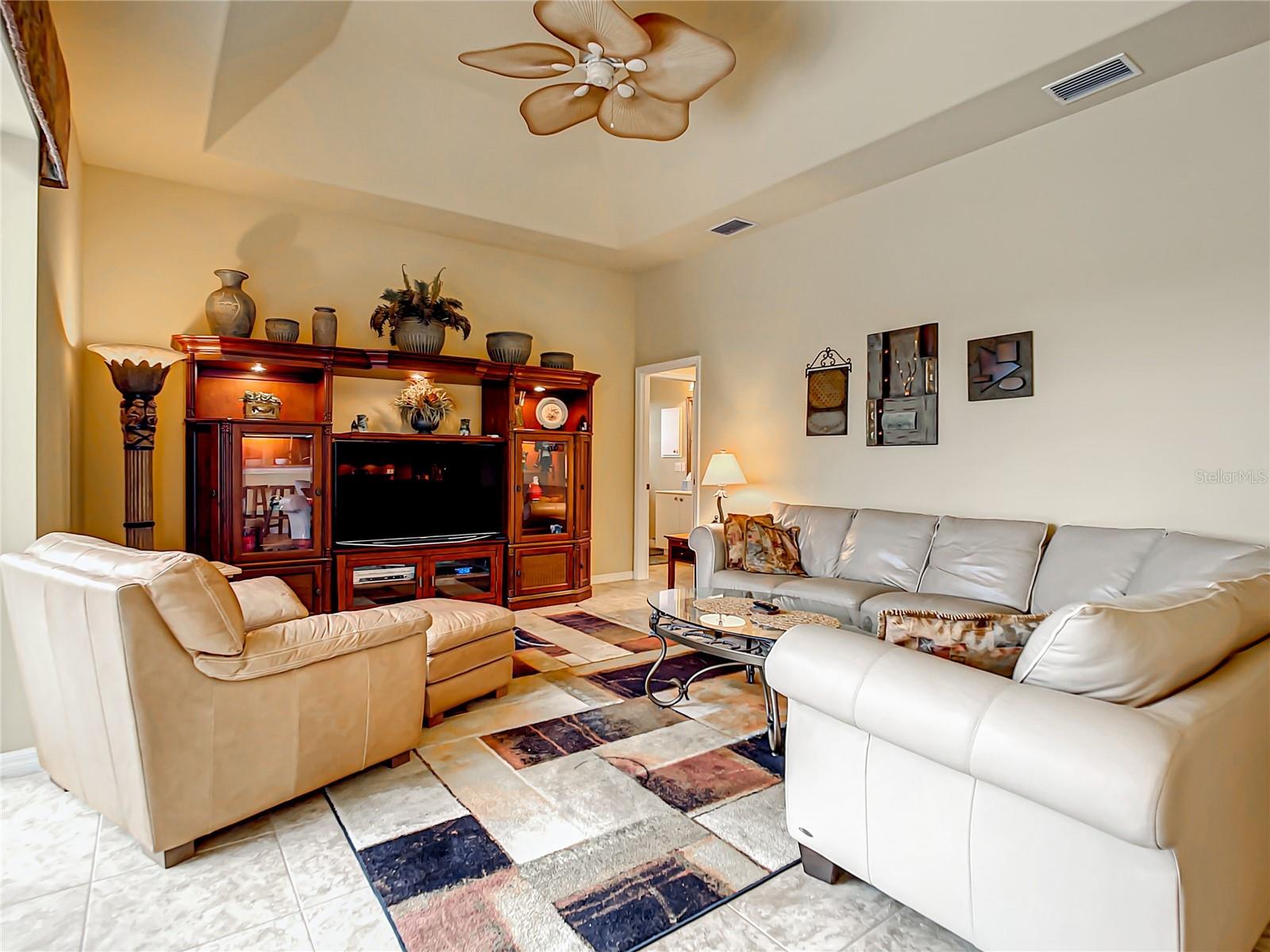 938 Boundary Boulevard