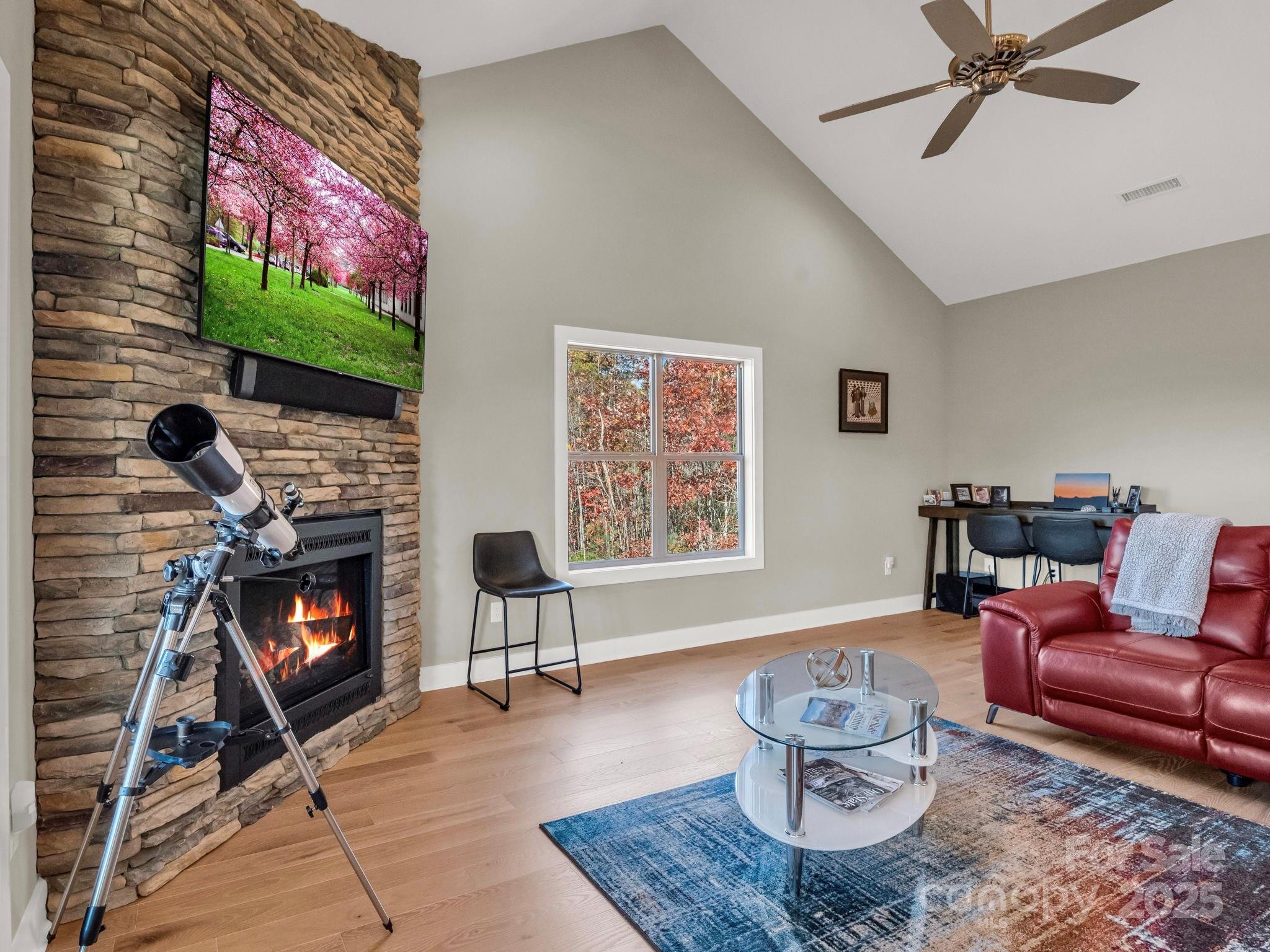 5588 Table View Lane