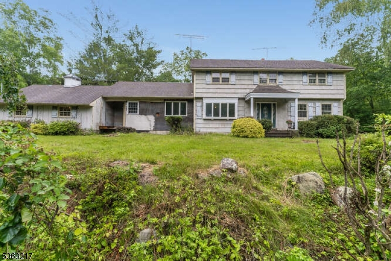 7 Laurel Ln