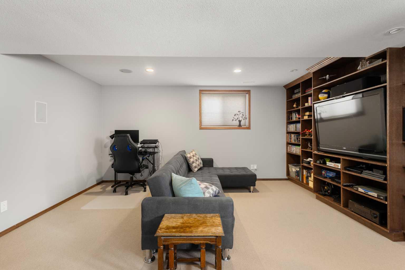 15 Skara Brae Close