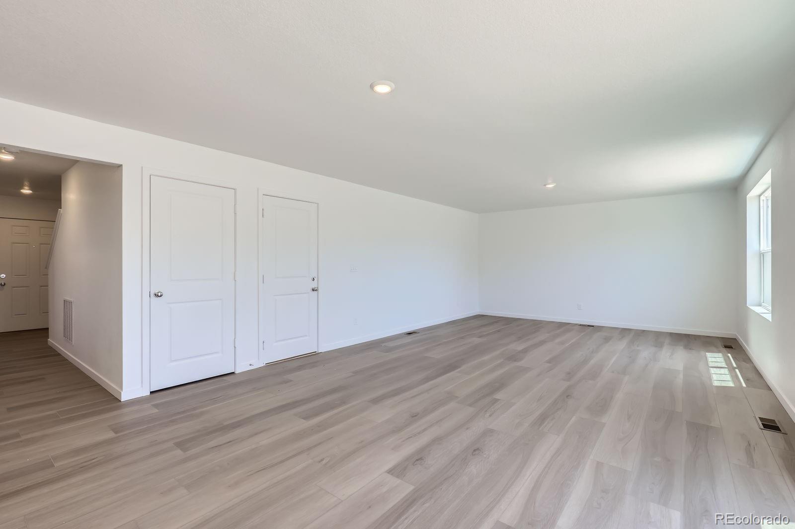 22094 E 39th Place