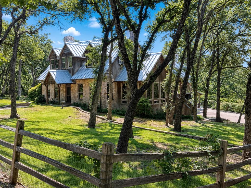 1100 Crazy Horse Trail
