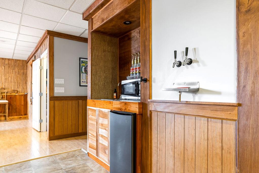 9709 N Farley Avenue