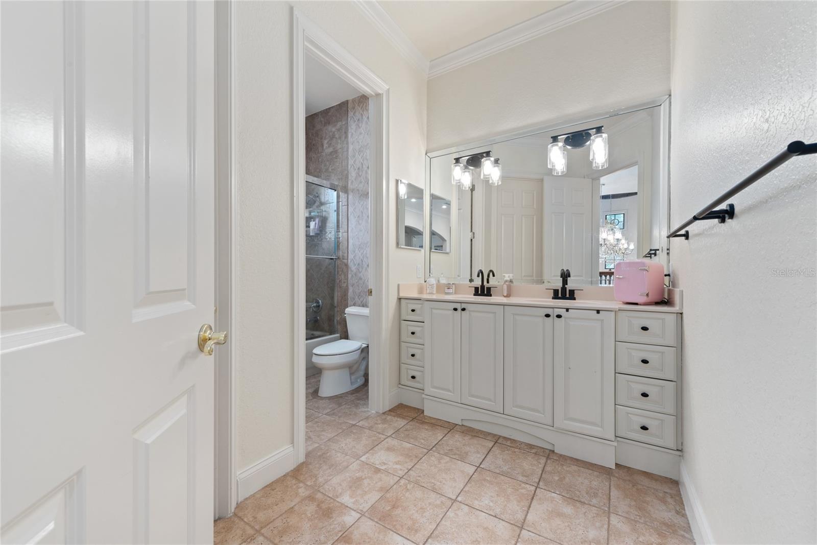 6221 Blakeford Drive