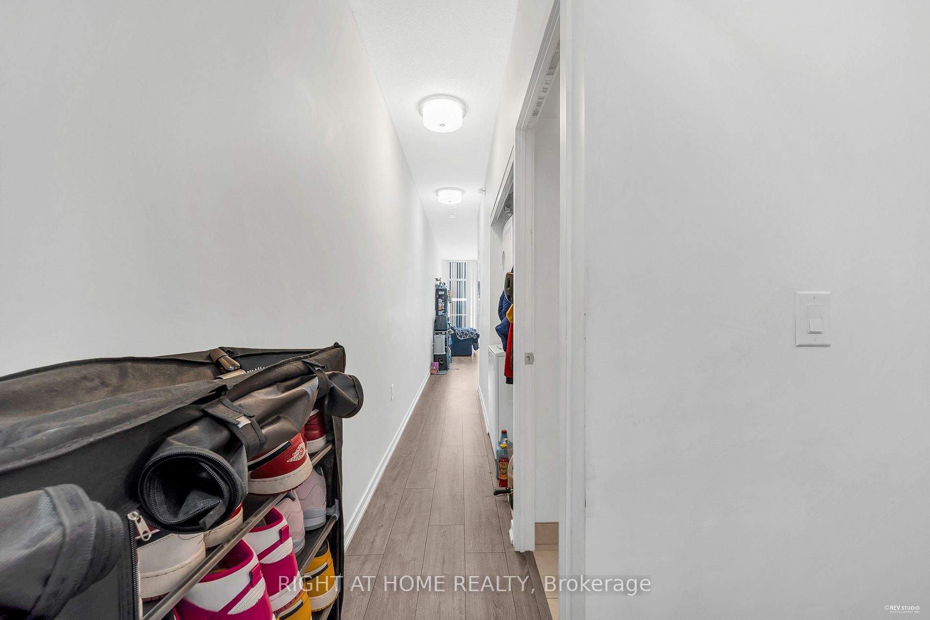 36 Lisgar St 619W