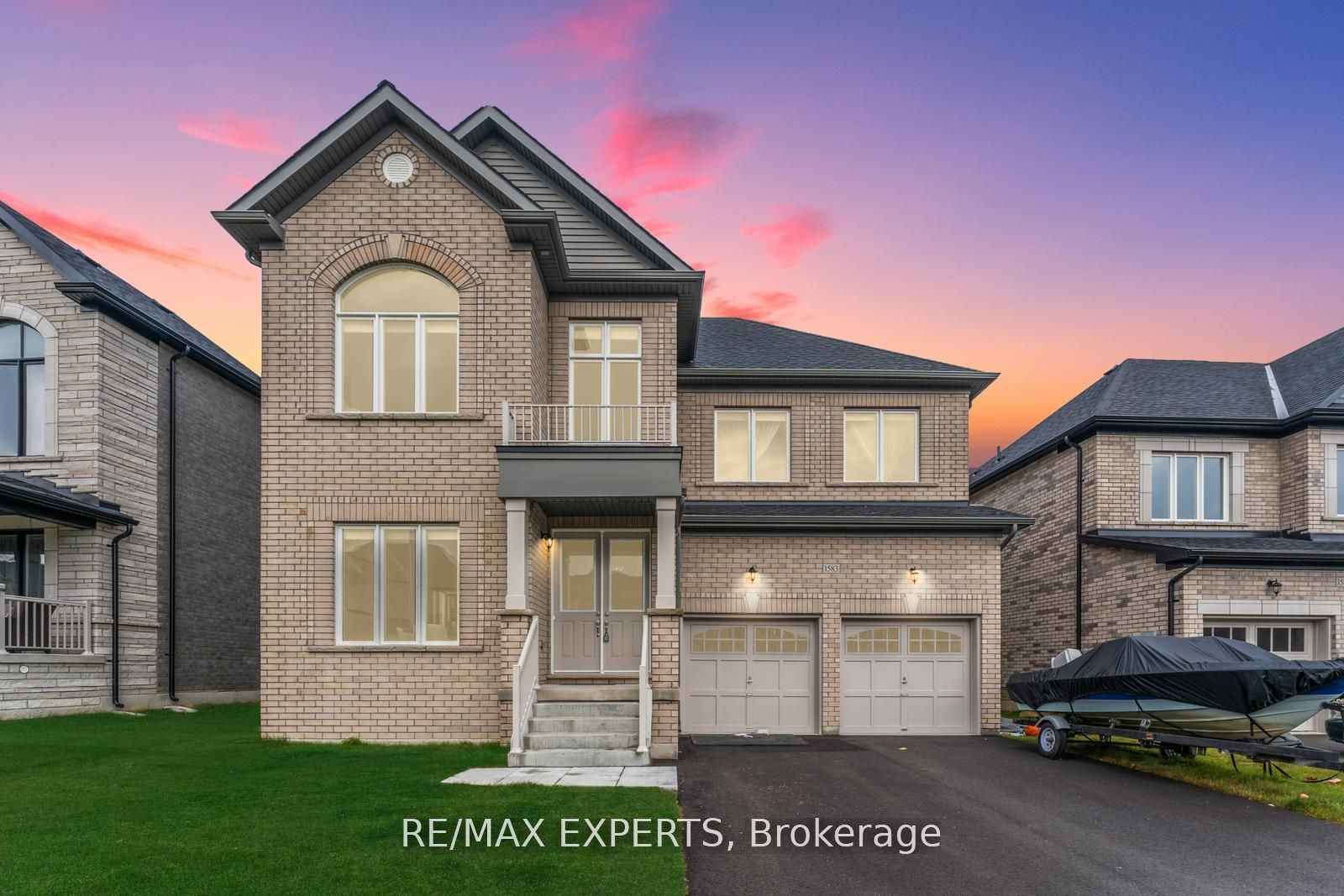 1583 Stovell Cres