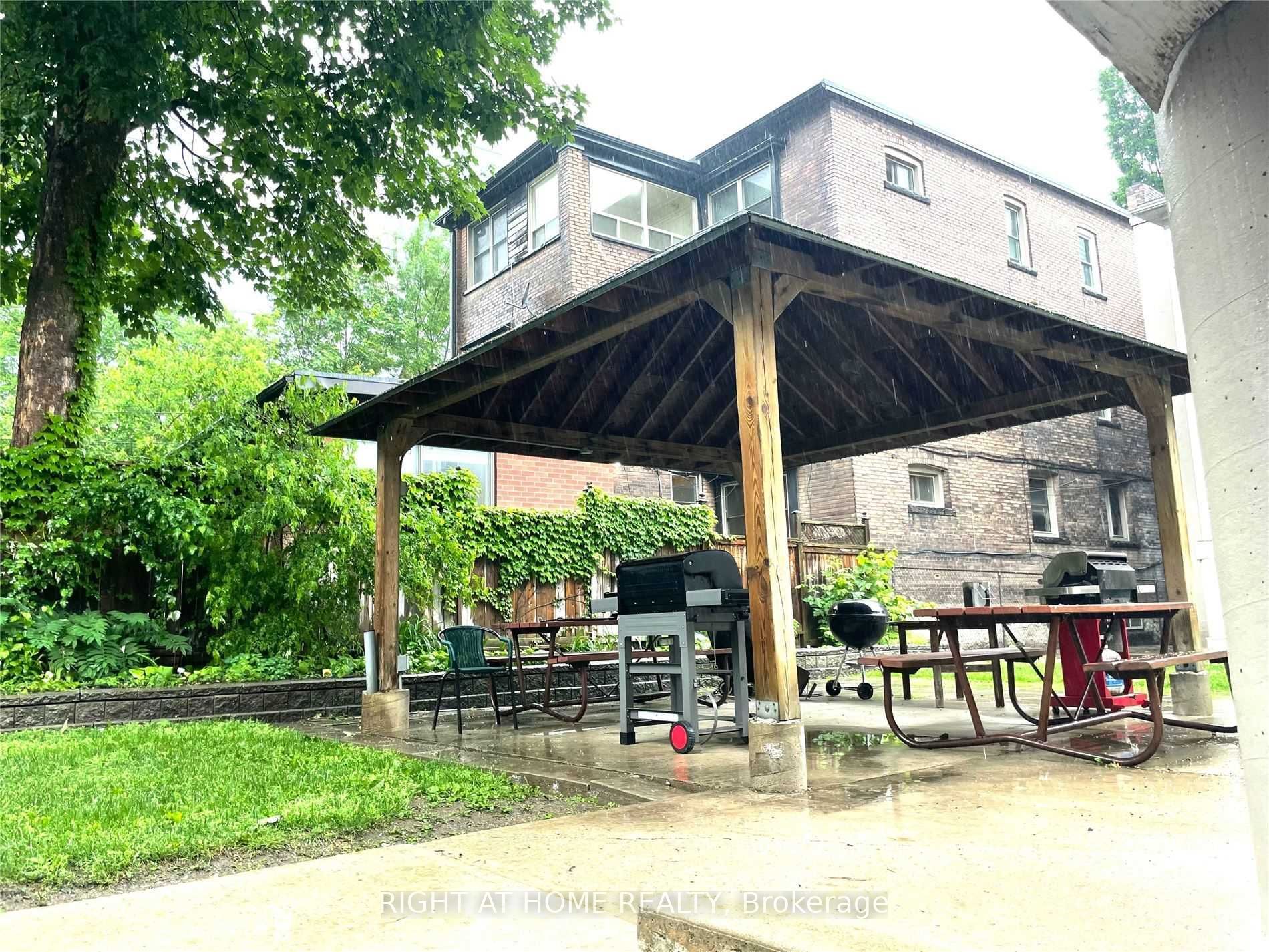 140 Cowan Ave 4