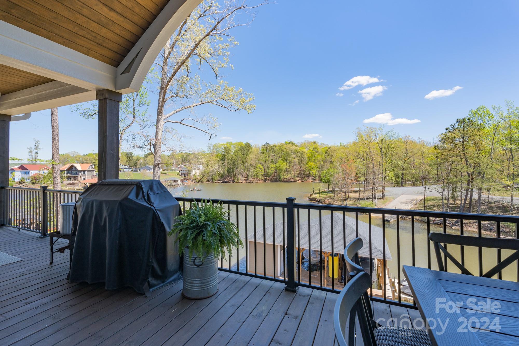 376 Landing Trail