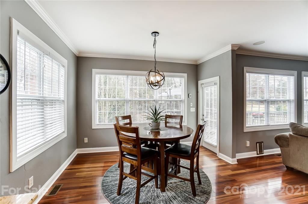 12058 Pelican Court