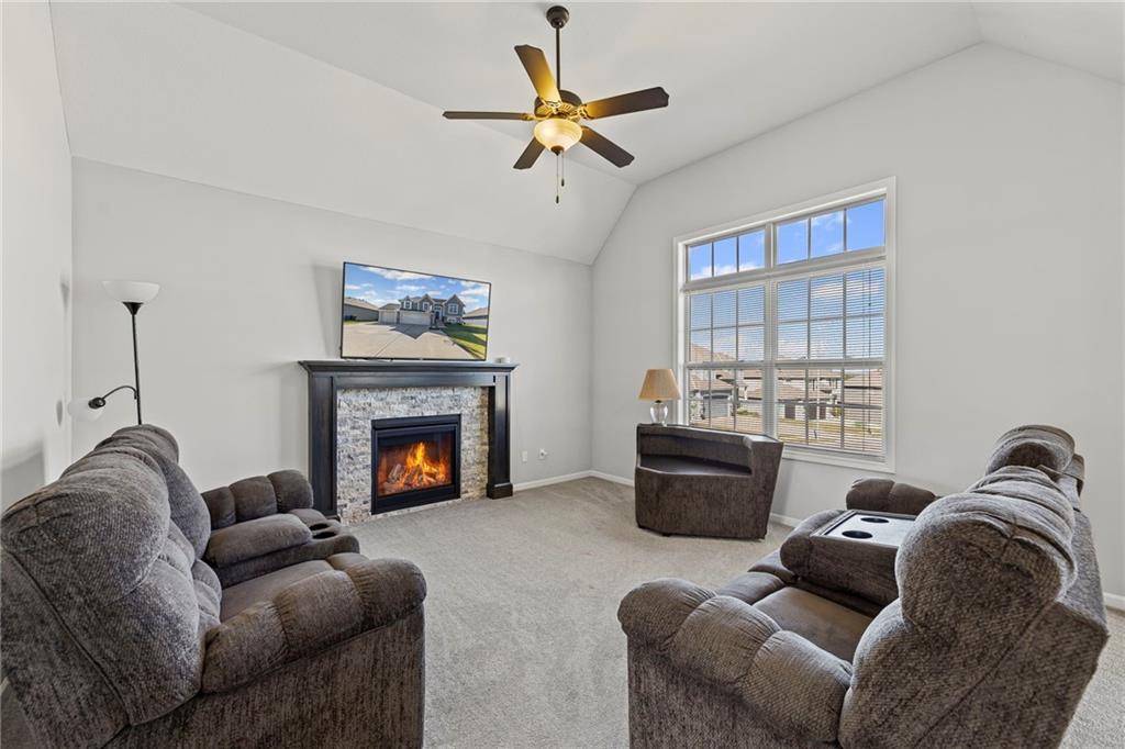 6720 N Cypress Avenue