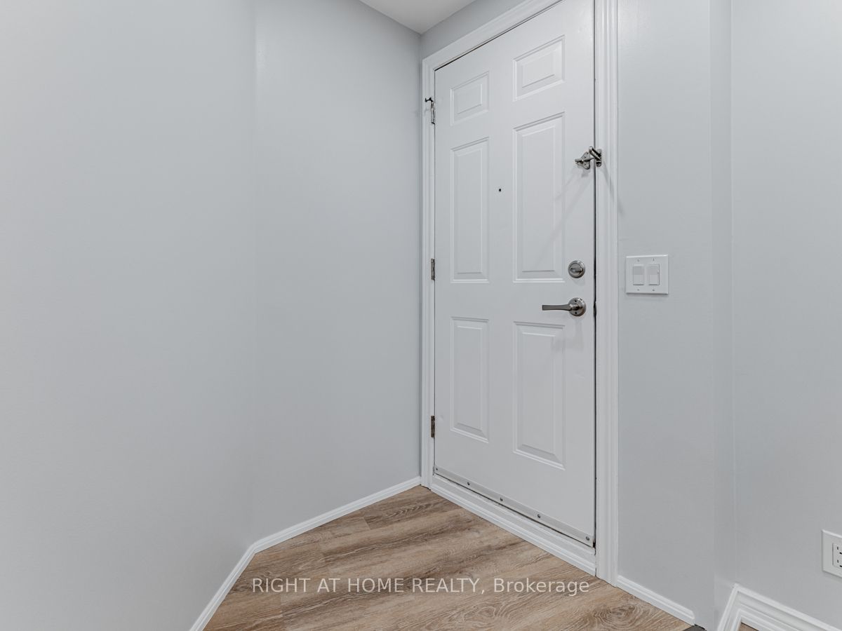 108 W Redpath Ave 26