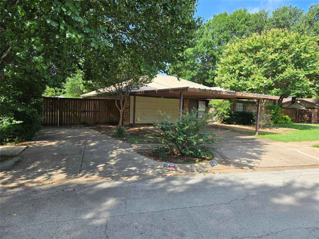 Back on Market due to uneducated buyers. This home is being sold as-is and is priced accordingly.Check out this 3 bedroom 2 bath home located in a great neighborhood and conveniant to everything you need. Home could use some updates but is in over all great shape and priced accordingly. Bring your ideas and make this one your own. Large back yard with some mature shade trees, side yard with pad to store that boat or RV. All info contained with in deemed reliable but should be verified by buyer or buyers agent. Estate will make no repairs,home is being sold as is. The HVAC system will have to be replaced.