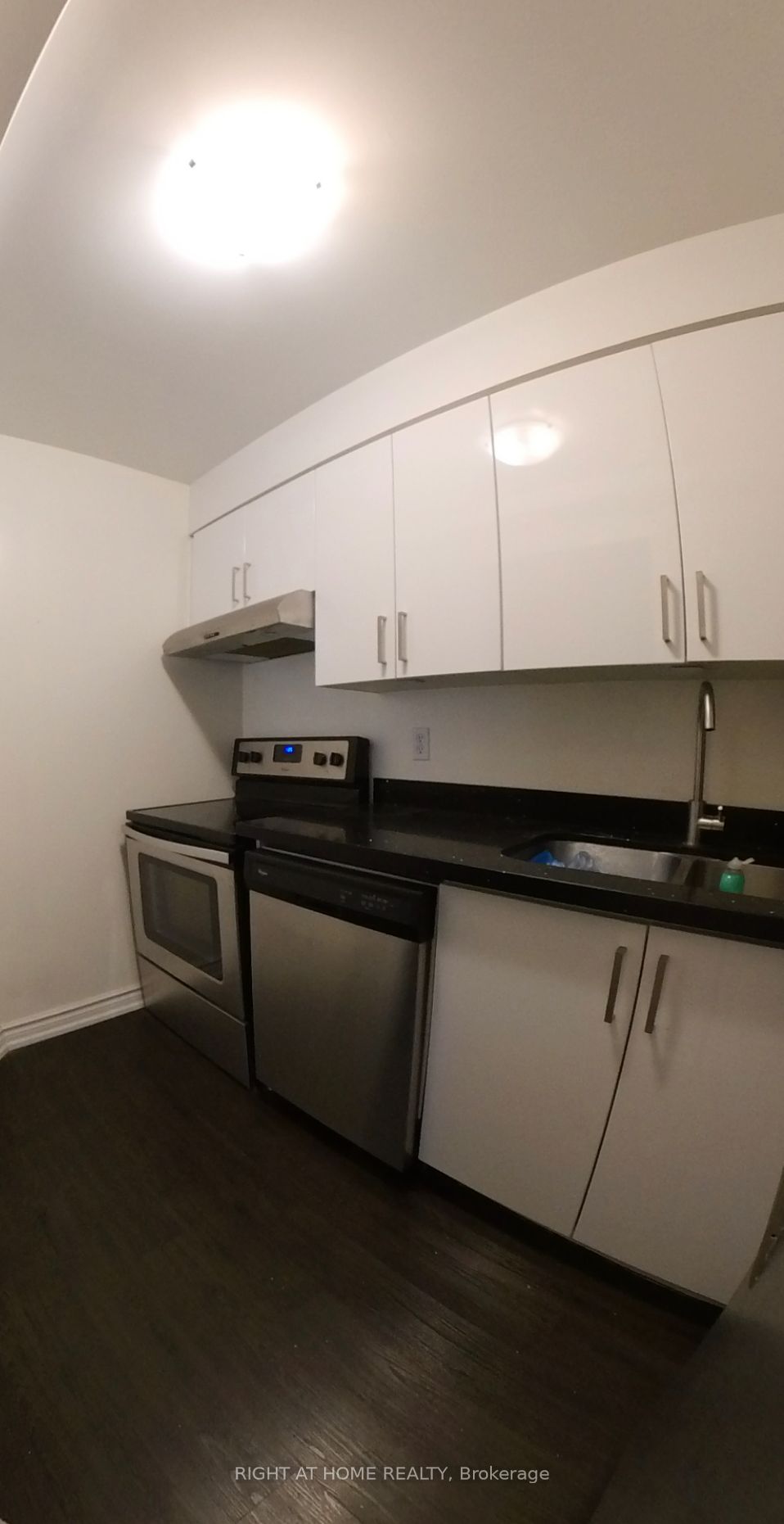 40 Scollard St 1607