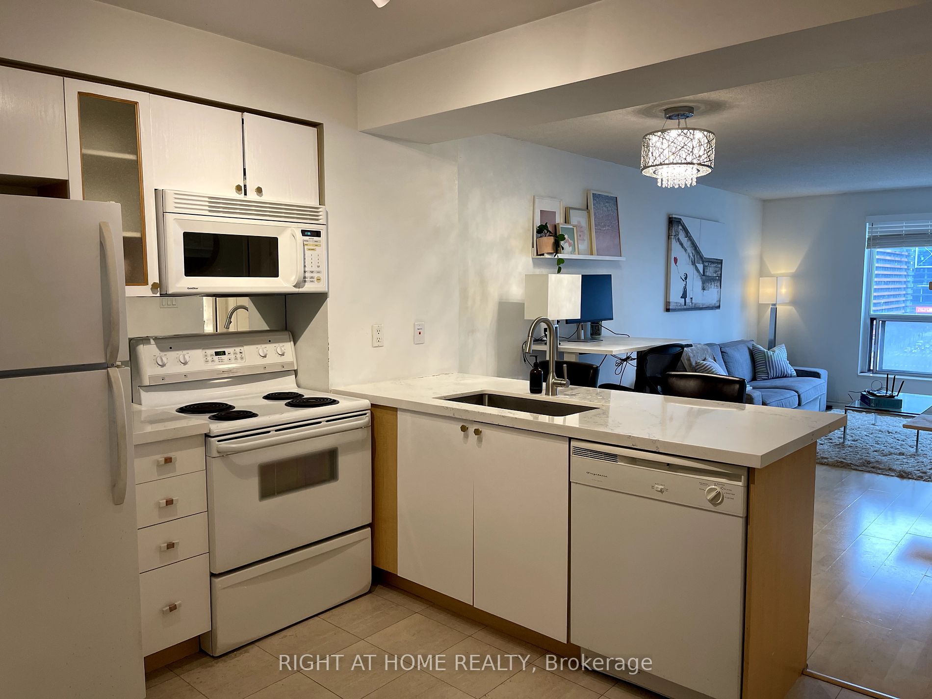 410 W Queens Quay 1205