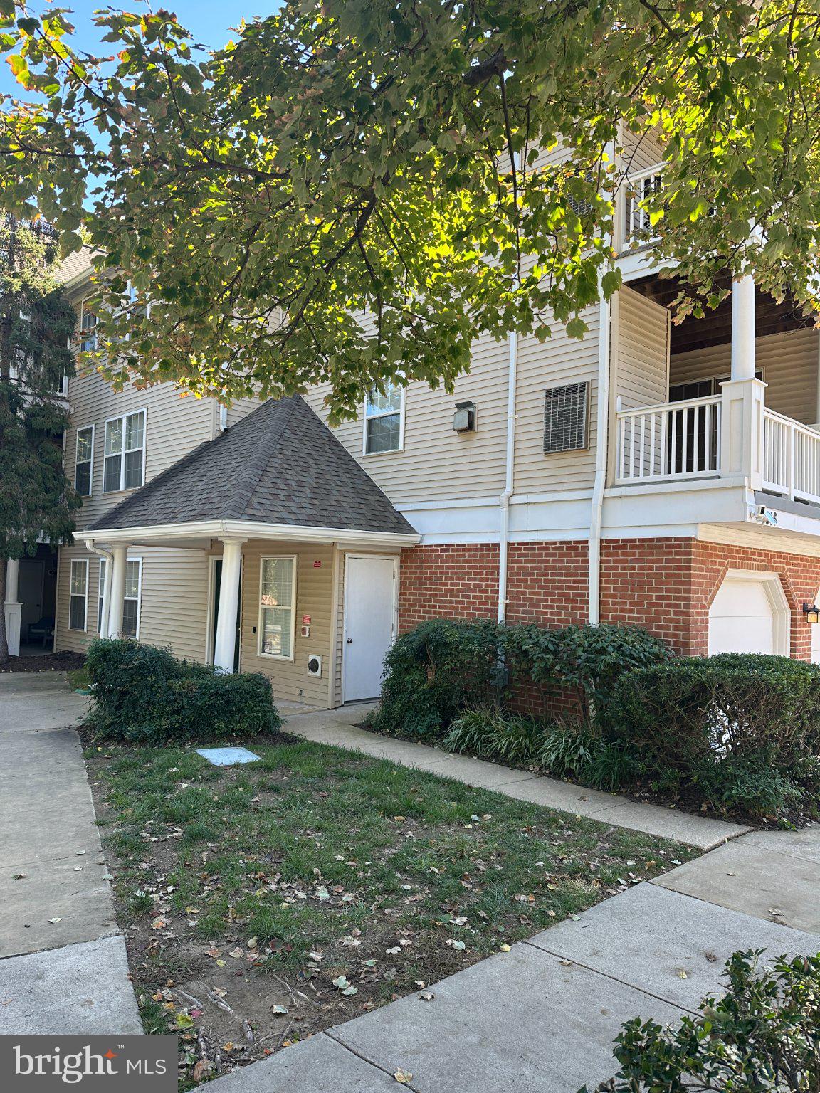 5816 Wyndham Circle 201
