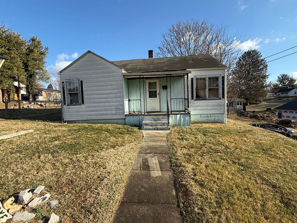 Investors Special in Wytheville! This 1 BR 1 Bath home has 768 square feet, covered back deck and a bonus room. Large level lot and off street parking. Schedule your showing today! Won't last long!