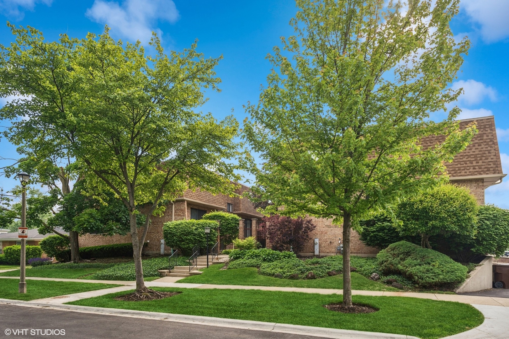 Discover this expansive, sunlit townhome located in the desirable Skokie District 68. The open-concept eat-in kitchen seamlessly flows into a cozy family room. Enjoy the spacious combined living and dining area, featuring a balcony with a view of the serene courtyard. The modernized kitchen boasts elegant granite countertops. The primary bedroom offers a private ensuite bathroom, and all bedrooms include high ceilings and ample wall-to-wall closets. The hallways are generously sized, and the lower level houses a full-size laundry room leading to a 2.5-car attached insulated garage. Spanning nearly 2,200 square feet, this home also benefits from a low monthly assessment and is conveniently close to shopping and public transportation.