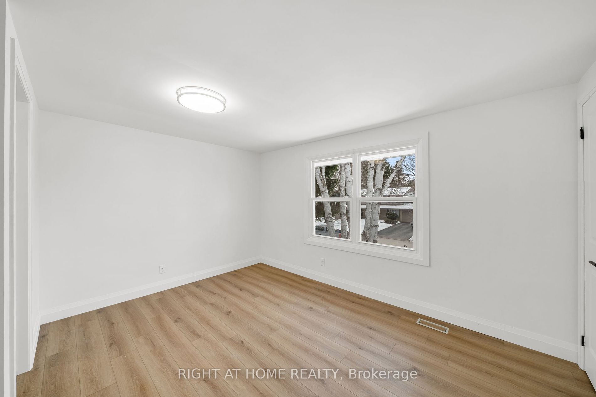 192 Waldoncroft Cres