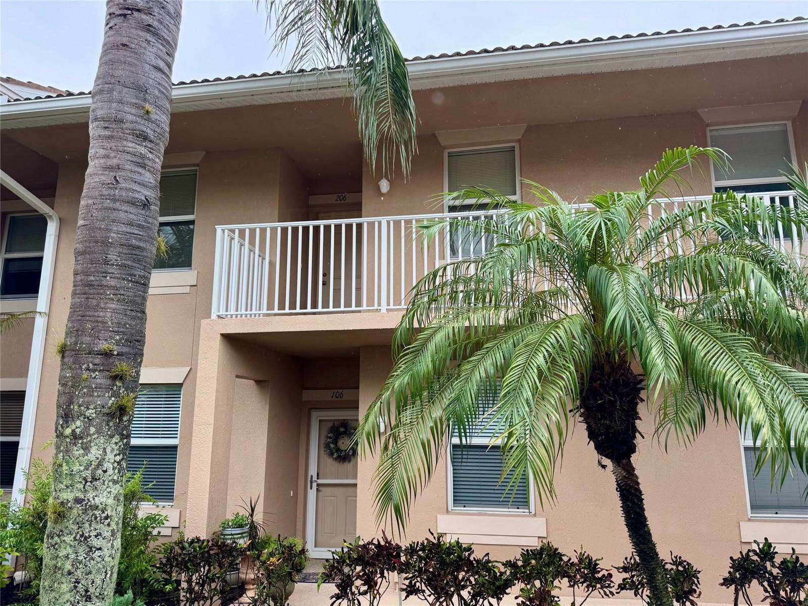 803 Fairwaycove Lane 206