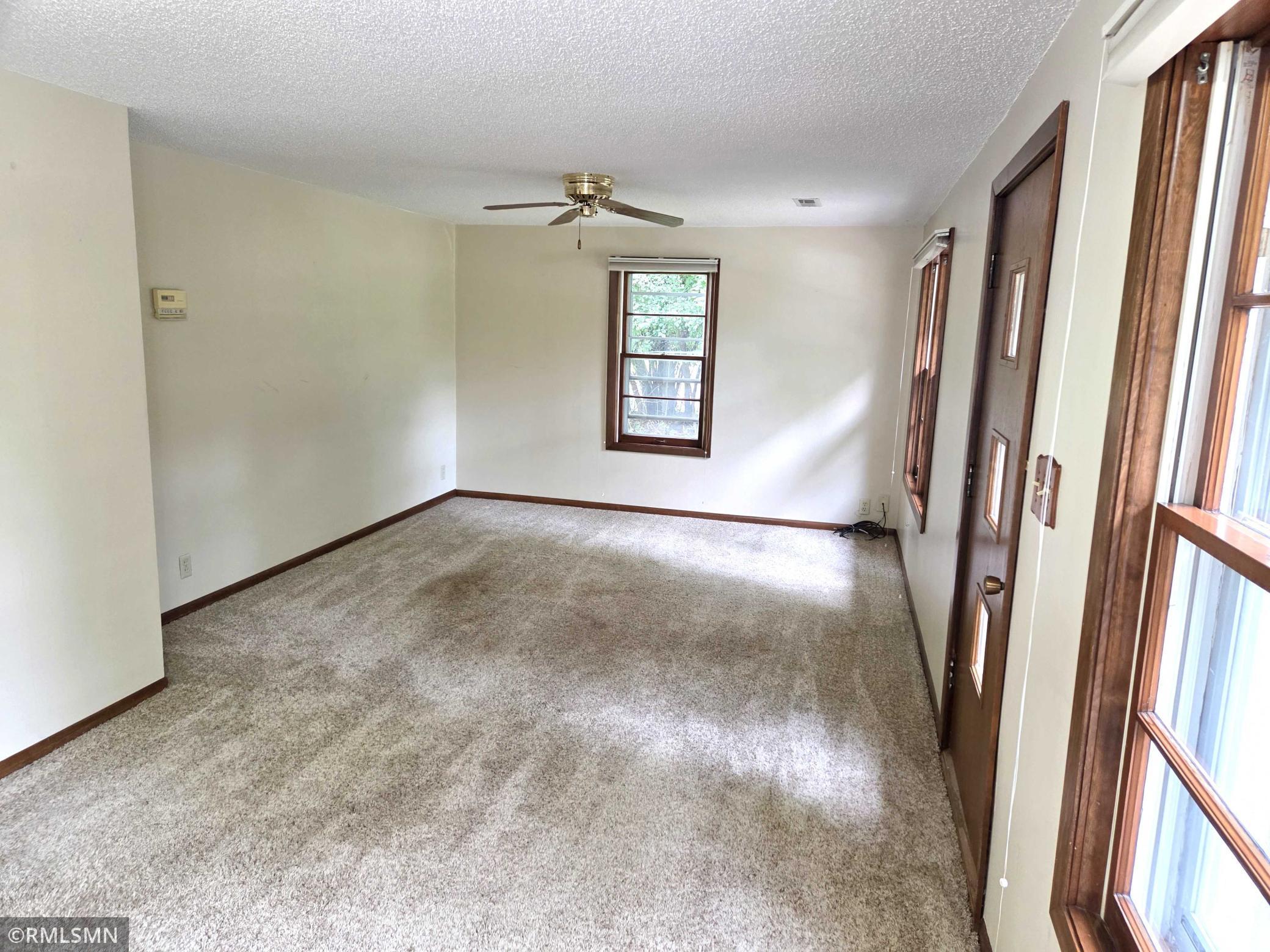 25 Woodlawn Avenue