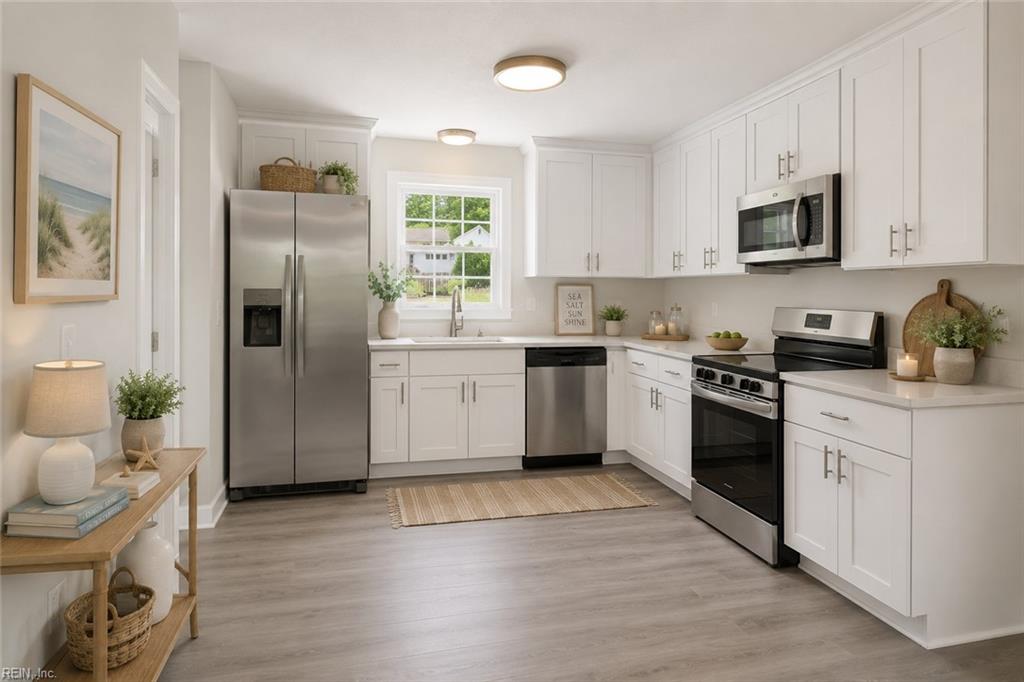 112 W Rexford Drive